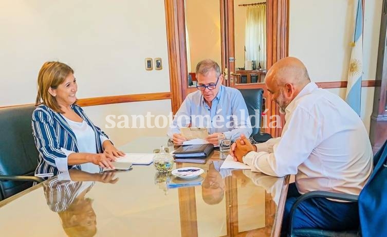 Qüesta se reunió con el ministro de Gobierno de la provincia
