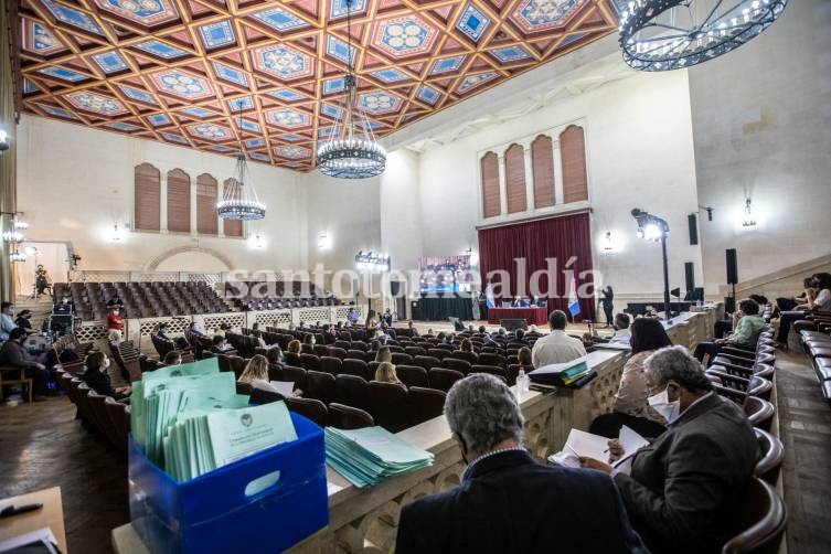 Histórica sesión de la Cámara de Diputados en el Paraninfo de la UNL