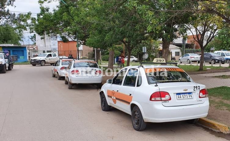 El Concejo habilitó a remises y transportes escolares a realizar servicios de servicio de cadetería y delivery