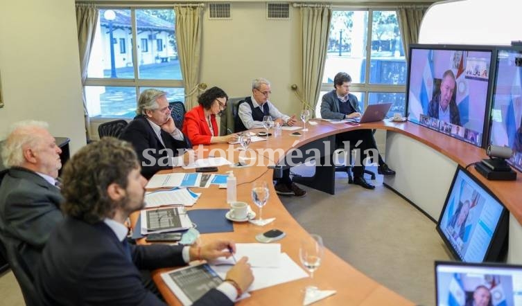 Alberto Fernández les advirtió a los gobernadores que “es falso” que esté superada la pandemia