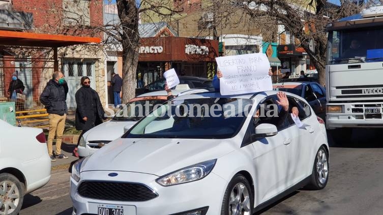 Familiares y compañeros de trabajo del remisero policía marcharon a Tribunales