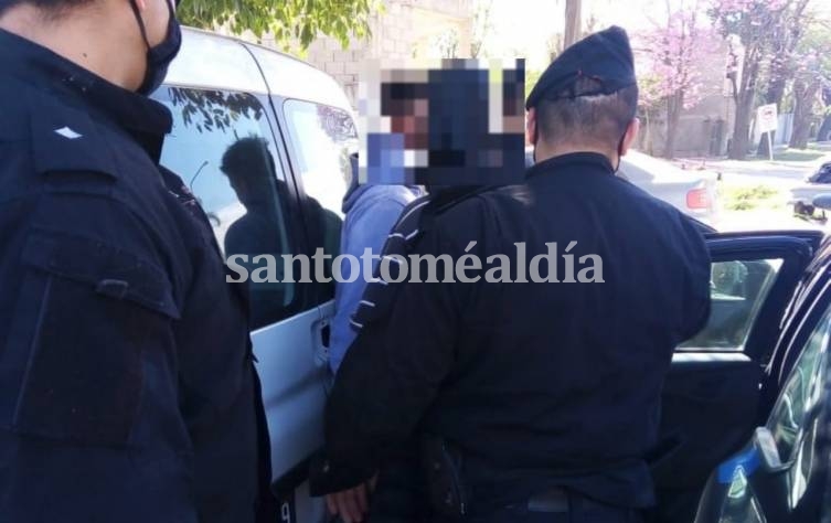 Secuestran armas de fuego caseras y detienen a dos personas en Las Vegas