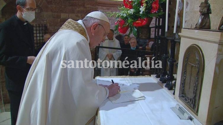 Francisco pide al mundo 