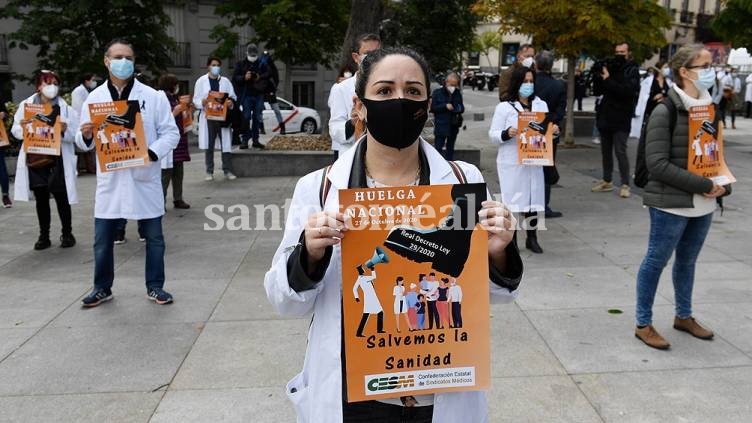 España: los médicos van a huelga en medio de la segunda ola de coronavirus