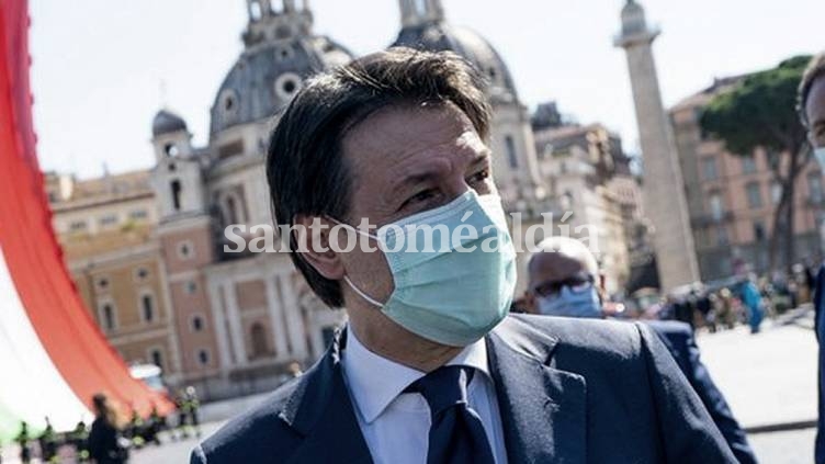 Italia: Conte busca medidas contra el coronavirus que no afecten las ventas de Navidad
