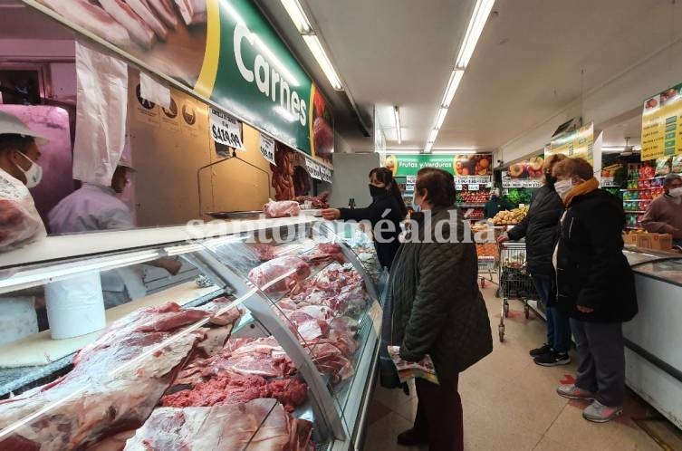 La carne aumentó 55% en el último año y el consumo interno cayó al nivel más bajo en décadas