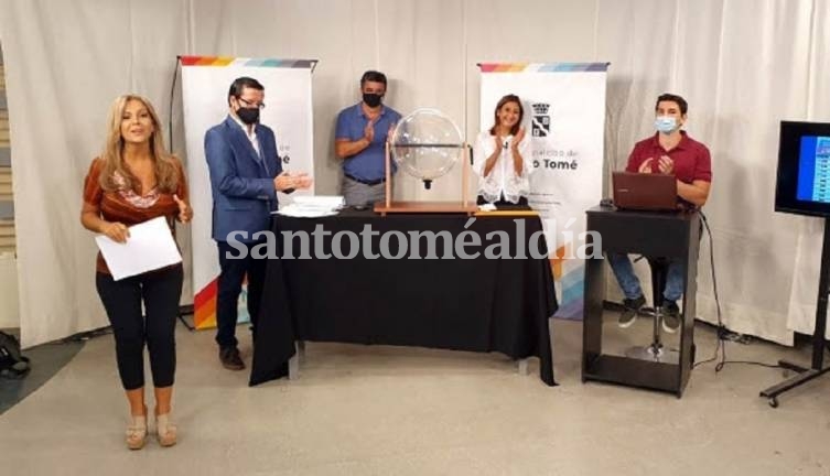 Se realizó el sorteo para premiar a los contribuyentes al día