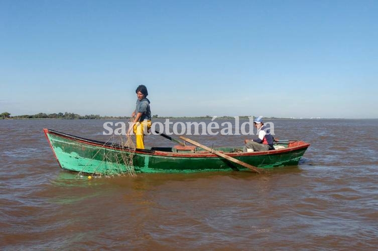 Prórroga de las licencias de pesca comercial y permisos de pesca de subsistencia