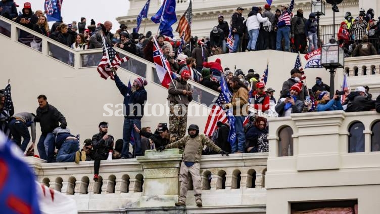 EE.UU: Manifestantes pro-Trump rompieron el cerco de seguridad y entraron al Congreso