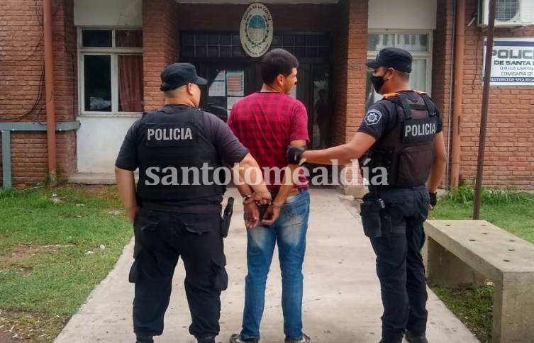 Detuvieron a un sujeto que andaba a los tiros en barrio El Chaparral