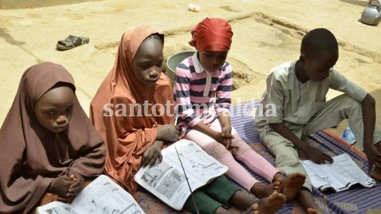 Nigeria: un grupo armado secuestró a centenares de estudiantes de un colegio