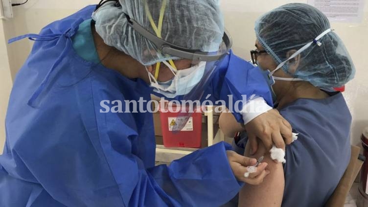 La pandemia de coronavirus ya se cobró más de 2,5 millones de vidas en el mundo