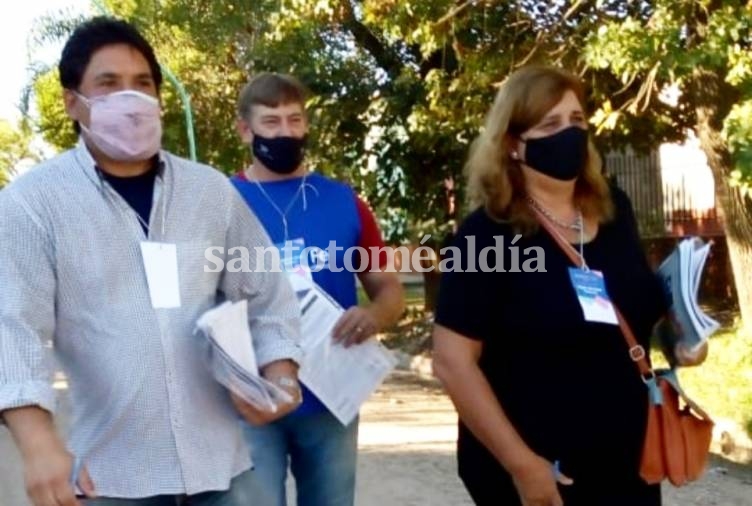 Clemente y Zamora acompañaron a adultos mayores en la inscripción para el plan de vacunación
