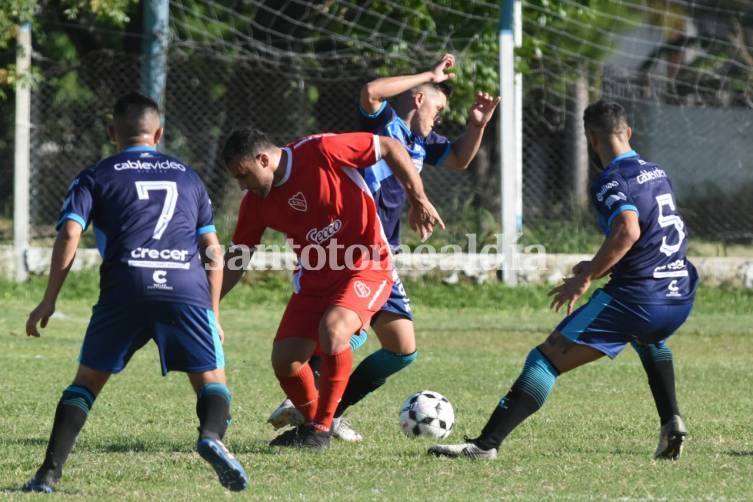 Independiente perdió y cedió la punta en la Liga Santafesina