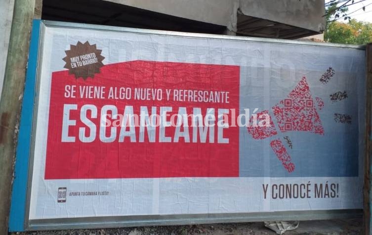 La ciudad de Santa Fe, empapelada con QR.