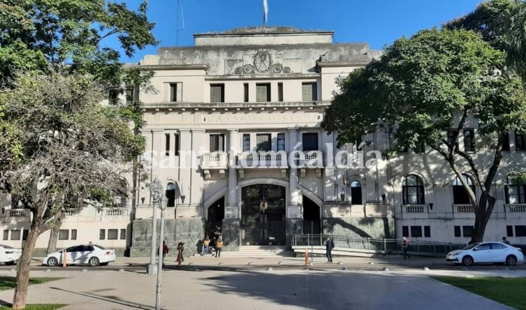 Sauce Viejo: Pedirán 20 años de prisión para un hombre acusado de haber intentado matar a su pareja y a una niña