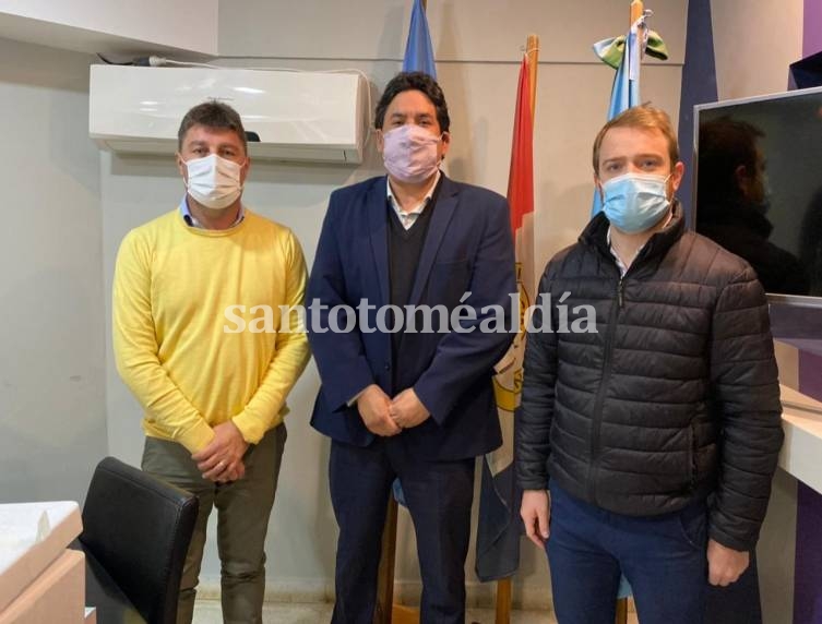 Clemente se reunió con autoridades políticas e integrantes del SAMCo de Gobernador Crespo