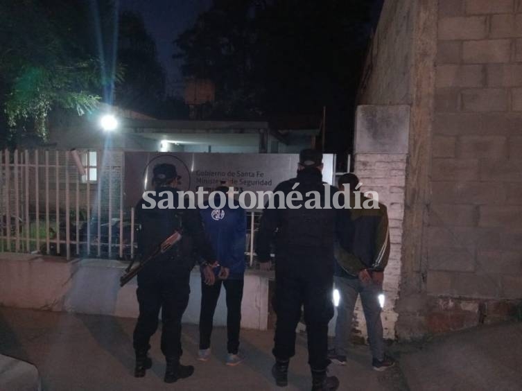 Dos jóvenes detenidos y un arma secuestrada en barrio Las Vegas