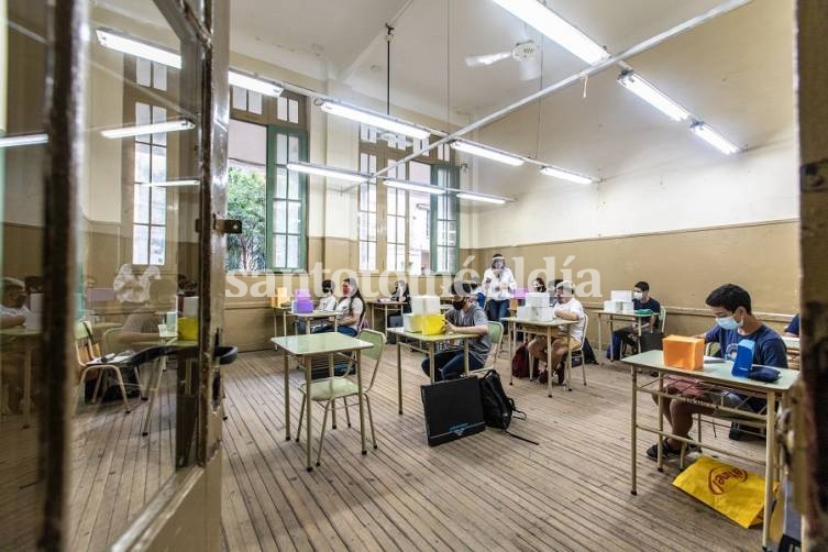 La provincia elimina la repitencia pero aclaran: “Para graduarse hay que aprobar todas las materias”