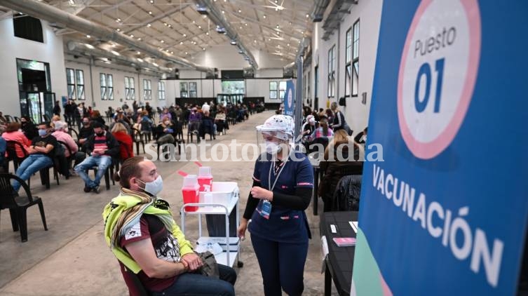 En la provincia, 700.000 personas ya completaron el esquema de vacunación contra el COVID-19
