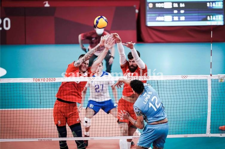 Derrota para el voley masculino en su presentación