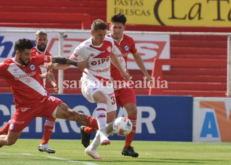 Unión venció por 1 a 0 a Argentinos Juniors en el 15 de Abril. (Foto: El Litoral)