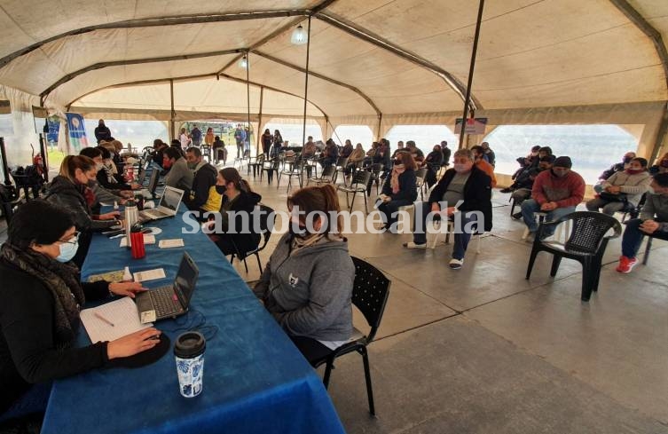 El Gobierno Provincial desmintió que tenga planeado cerrar el vacunatorio de Santo Tomé