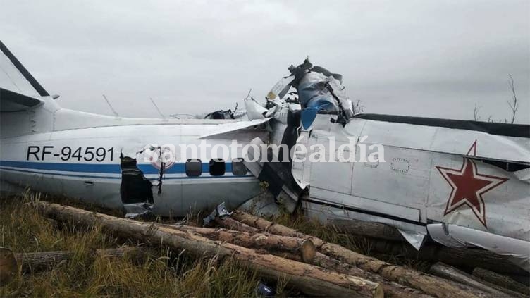 Murieron 15 personas al estrellarse un avión en Rusia