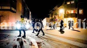 La policía está investigando el lugar del ataque en Kongsberg, Noruega.