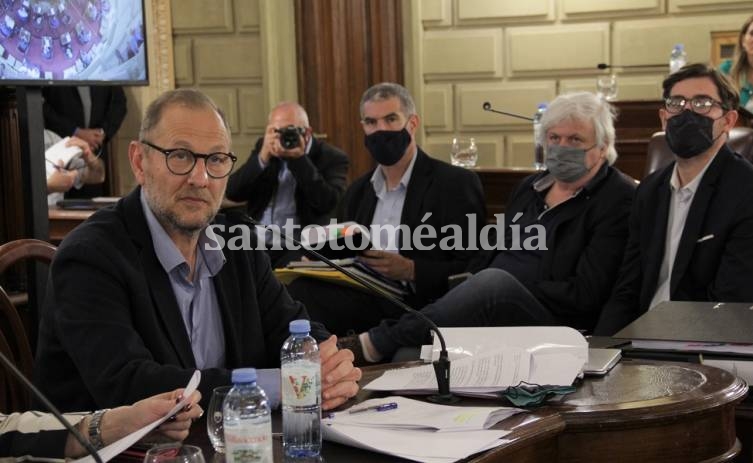 Corach brindó detalles de los aportes y recursos económicos que la provincia invierte en el territorio santafesino
