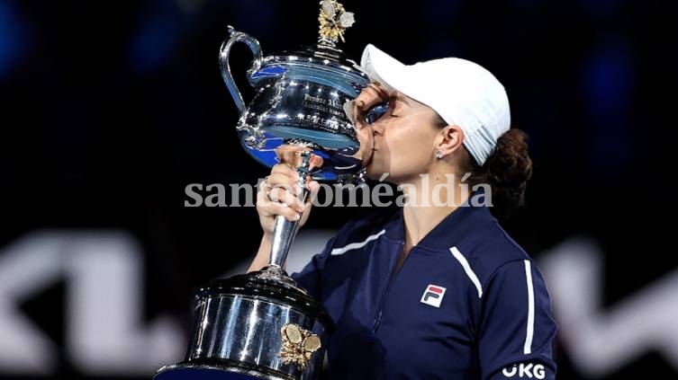 La número 1 del tenis femenino se convirtió este sábado en la primera australiana en ganar el Abierto de su país en 44 años.