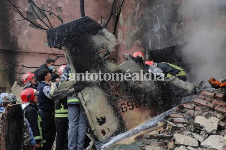 Irán: Un avión de combate se estrelló contra una escuela y hay tres muertos