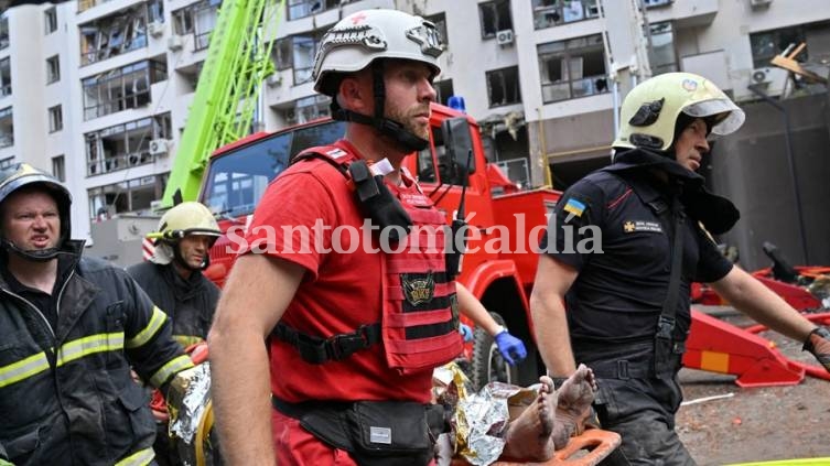 Rusia lanzó este domingo misiles contra la capital de Ucrania.