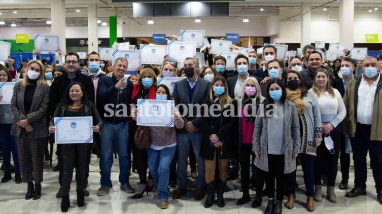 La Provincia titularizó a más de 1.000 trabajadores de la salud
