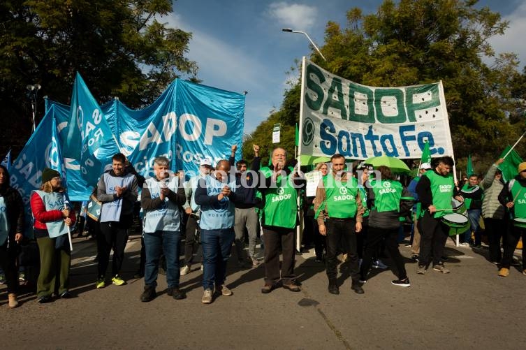 Los docentes nucleados en AMSAFE y SADOP comenzarán este martes un paro por 72 horas.