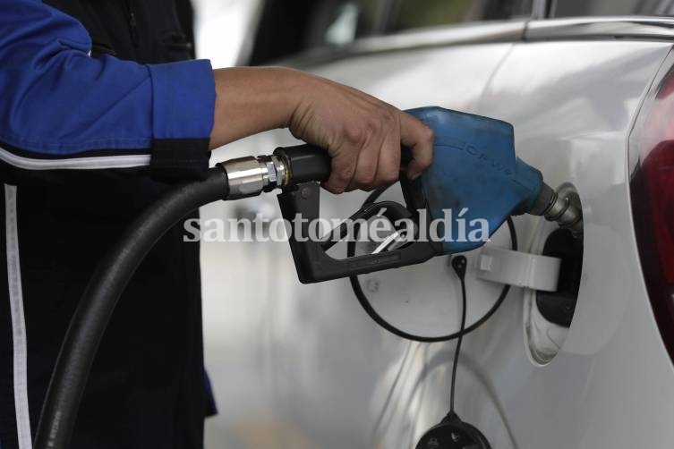 Habría nuevos aumentos de combustibles antes de fin de año