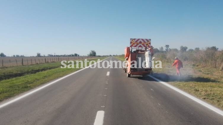 Vialidad realiza tareas de demarcación en la Ruta 11