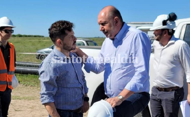 El gobernador Omar Perotti junto al senador provincial Marcos Castelló.