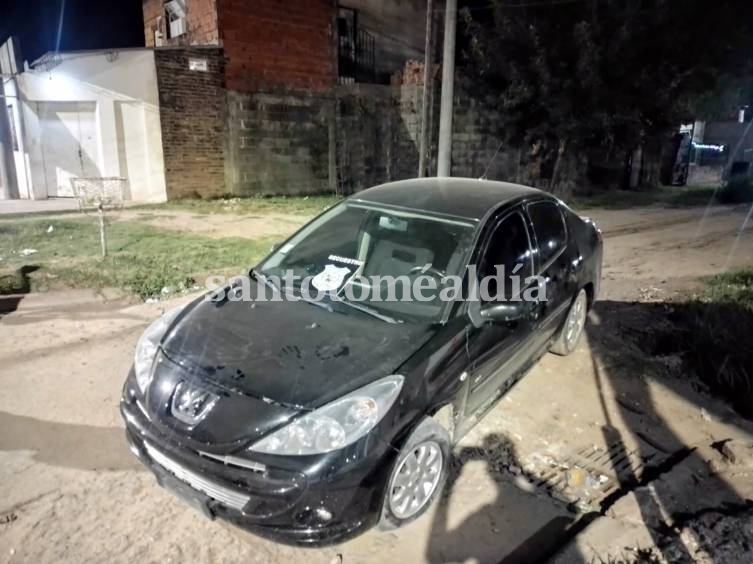 Apareció en Santa Fe el auto robado a la familia de López y Planes al 1300