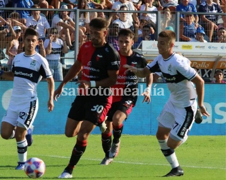 Colón y Gimnasia empataron sin goles y continúan en lo más bajo de la Liga Profesional