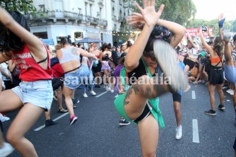 Multitudinaria marcha del 8M en Buenos Aires y otros puntos del país