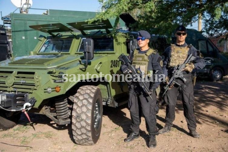 Arrancó el despliegue de gendarmes y fuerzas federales en Rosario: detenciones y aplausos