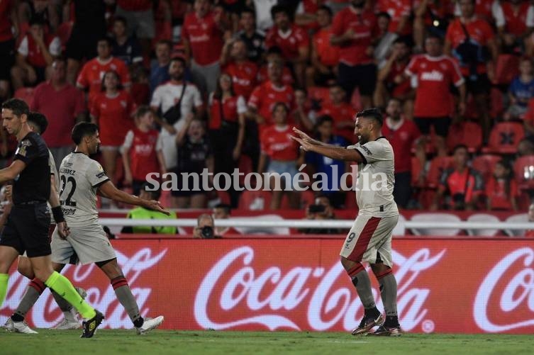 Colón rescató un punto ante Independiente, pero sigue sin ganar