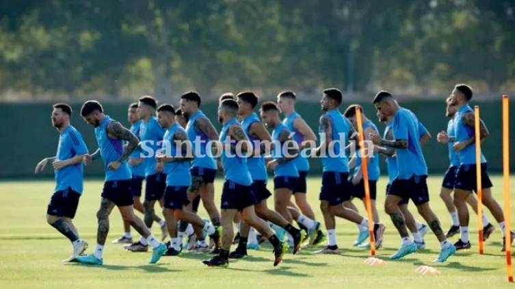 El equipo se entrenó en el predio de Ezeiza. (Foto: NA)