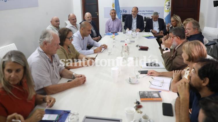 La provincia formuló una nueva oferta a los profesionales de la salud. (Foto: GSF)