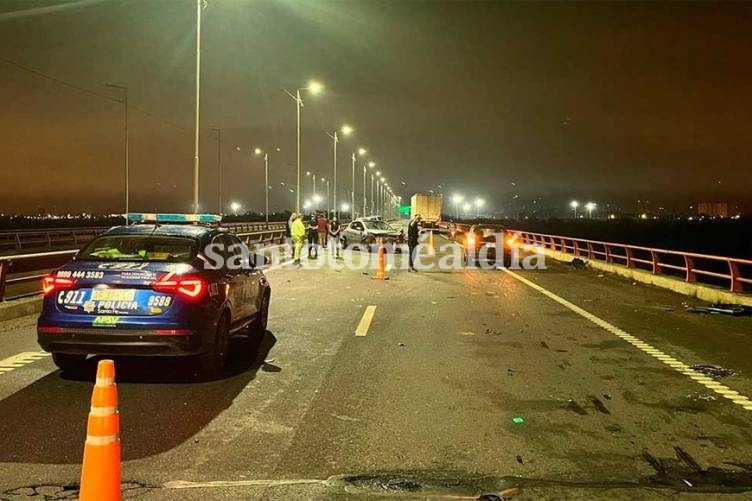 Falleció el joven que permanecía internado en grave estado tras el accidente sobre el puente de la autopista 