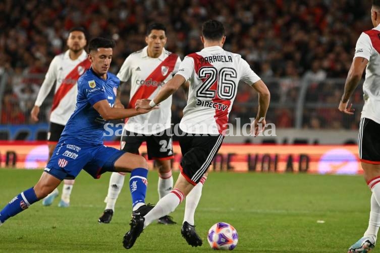 Unión perdió con River y agudizó su mal momento