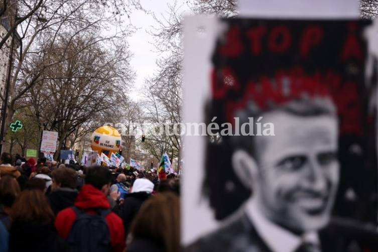 Francia se enfrenta a su duodécima huelga nacional contra la ley de pensiones de Macron