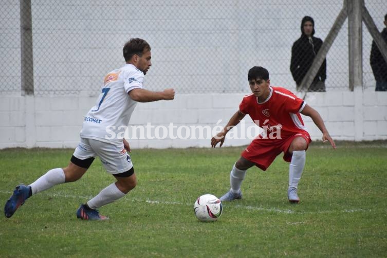 El Quillá venció a Independiente y quedó como único escolta de UNL. (Foto: LSF)