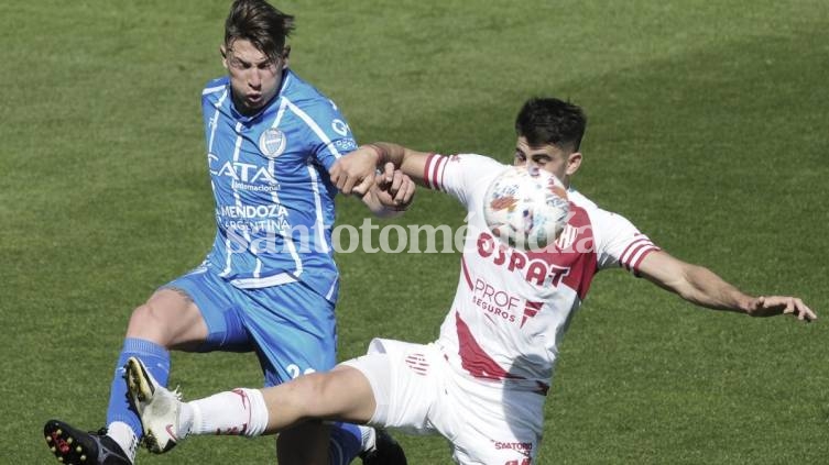 Godoy Cruz y Unión jugaron once veces en Primera División con cinco triunfos del “tatengue” contra cuatro de los mendocinos y dos empates. (Foto: Télam)